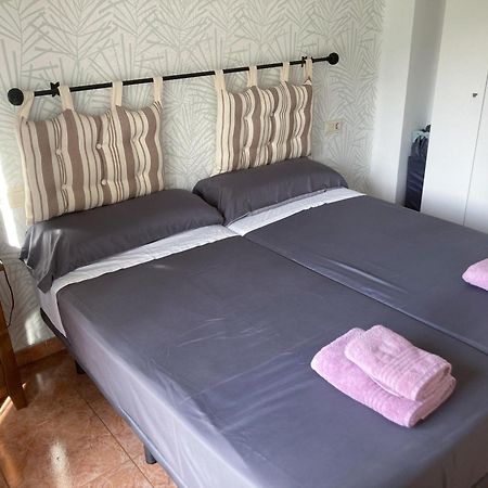 Luninoso Y Practico Apartamento En El Centro Con Amplio Parking Incluido Granada Eksteriør billede