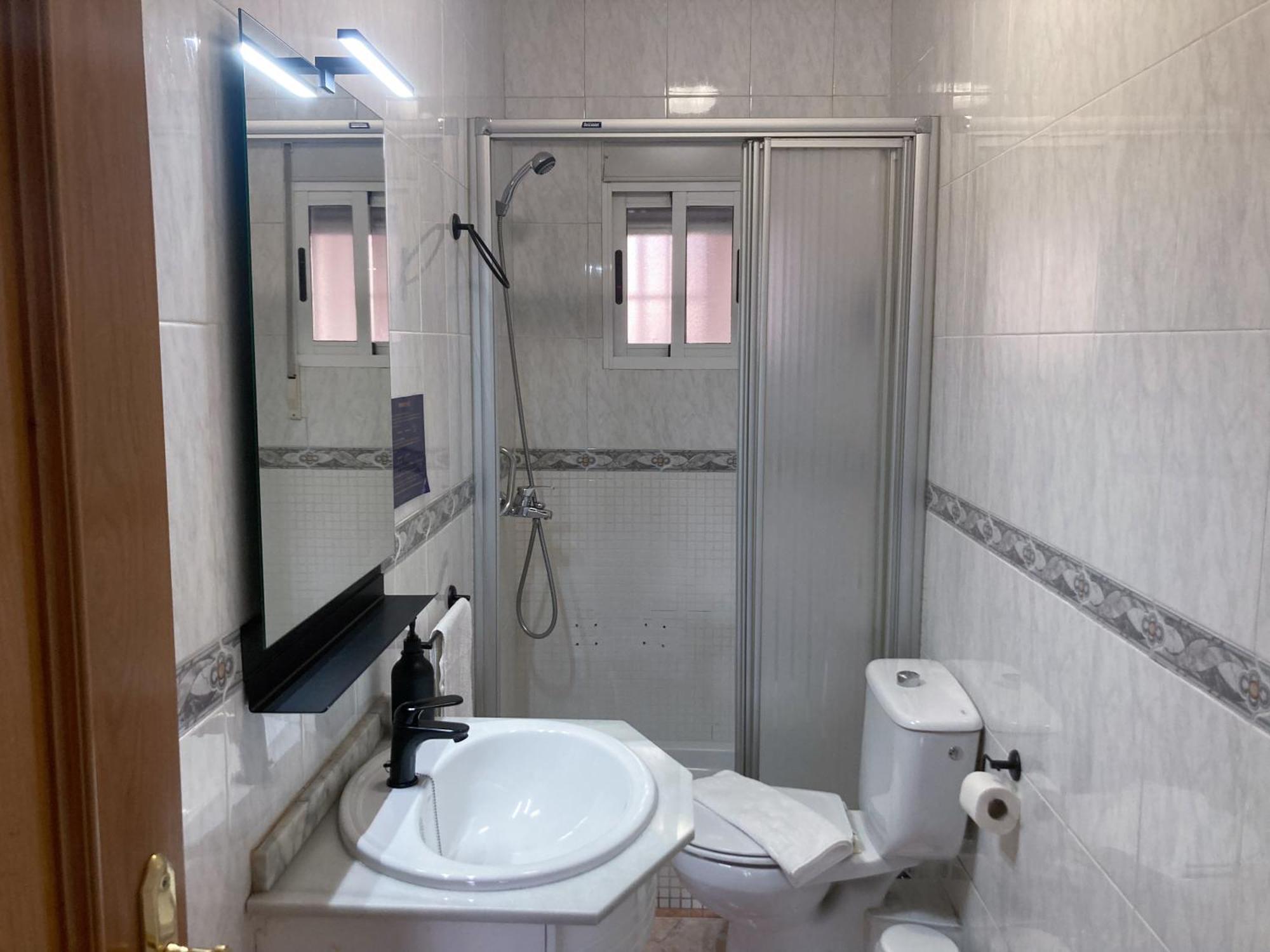 Luninoso Y Practico Apartamento En El Centro Con Amplio Parking Incluido Granada Eksteriør billede