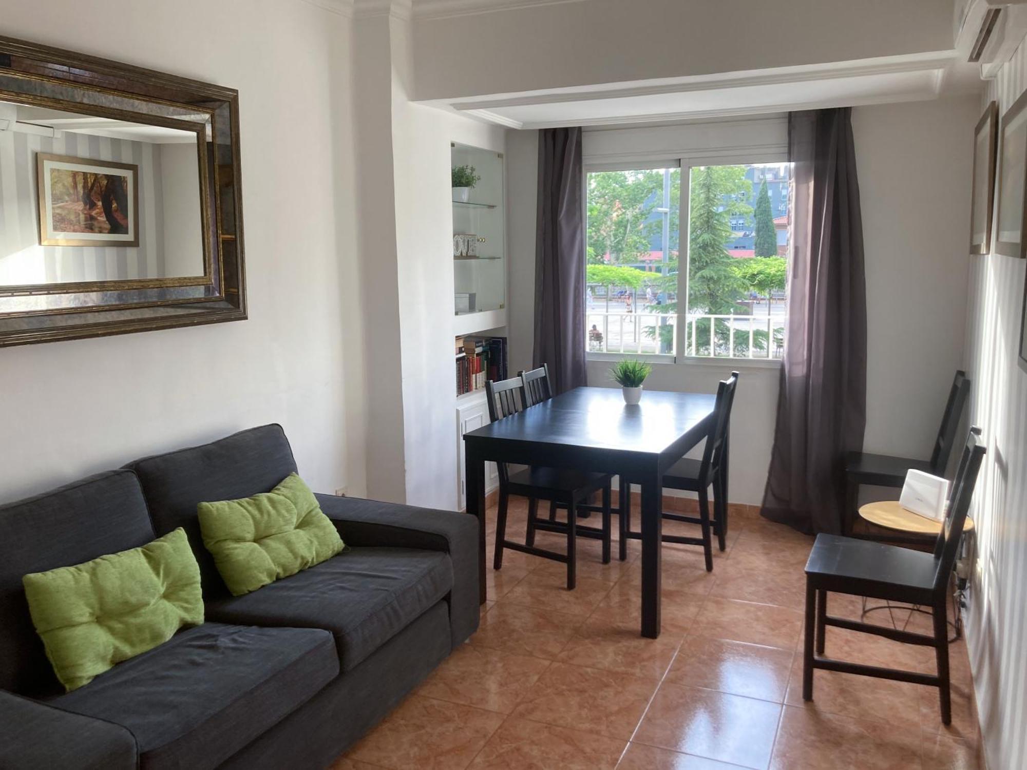 Luninoso Y Practico Apartamento En El Centro Con Amplio Parking Incluido Granada Eksteriør billede